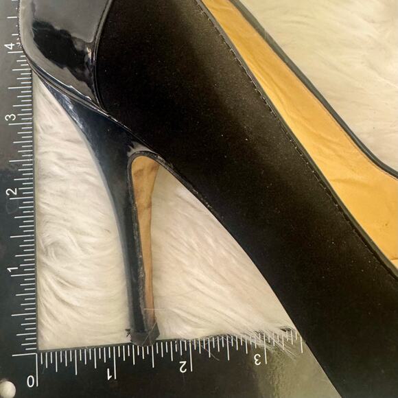 Kate Spade Black Suede Gold Cap Toe Pointy Pumps Womens Sz 6.5B Party Fancy - Picture 16 of 16